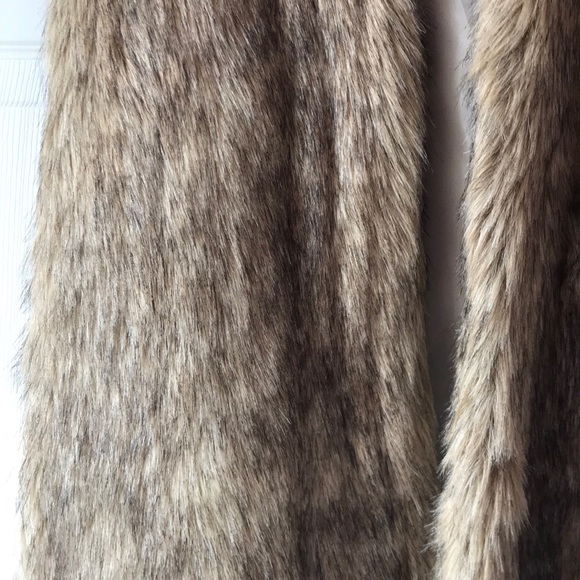 Faux fur vest with hood. - Picture 2 of 3